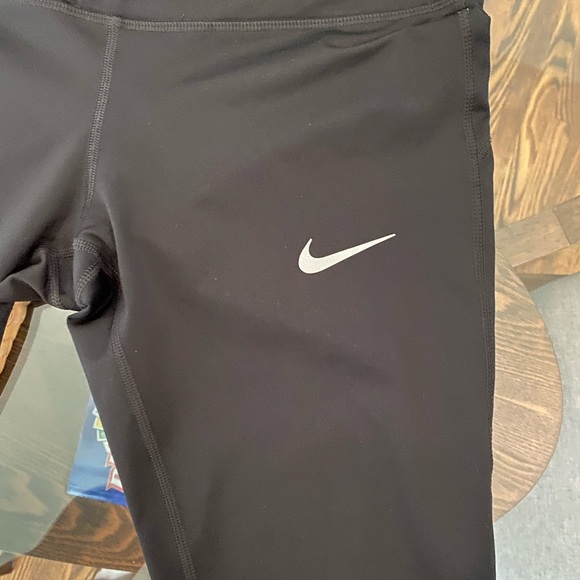 Nike black running Dri-fit capri - Picture 4 of 12